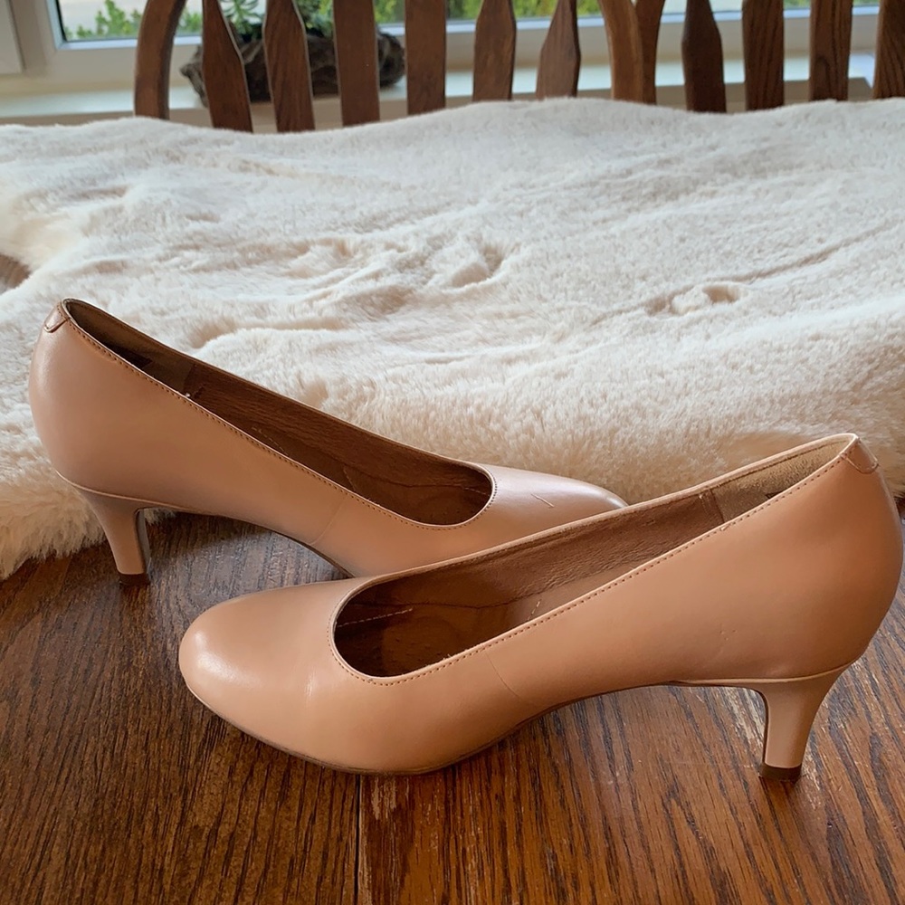 Clark artisan pumps